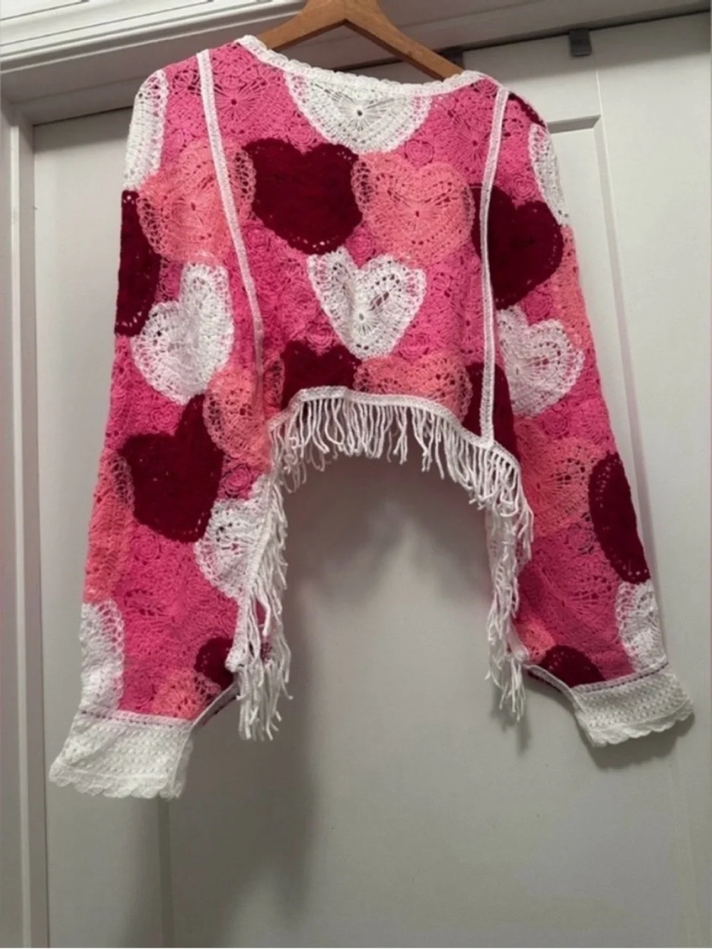 🩷 NWT! Pink & White Hearts HOUSE OF HARLOW 1960 Fringe Crochet Poncho/Top
